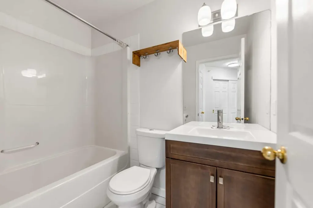 290 Shawville Way SE Calgary AB T2Y 3Z9