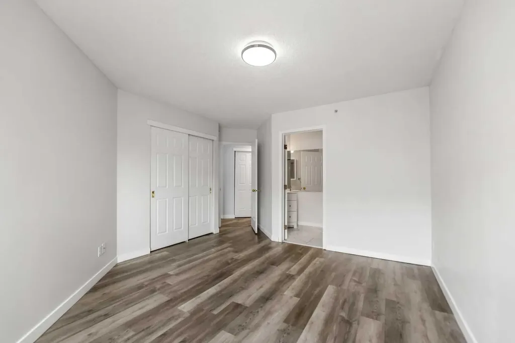 290 Shawville Way SE Calgary AB T2Y 3Z9