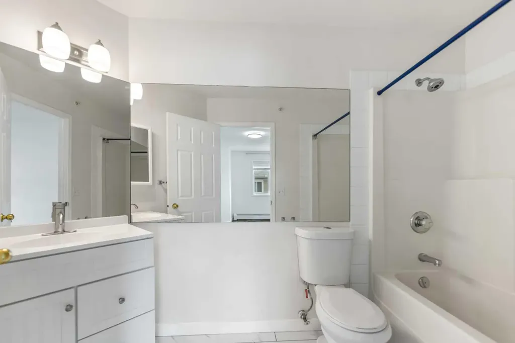 290 Shawville Way SE Calgary AB T2Y 3Z9