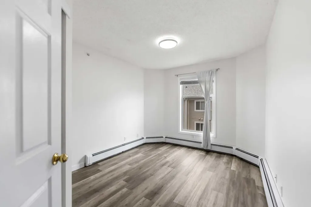 290 Shawville Way SE Calgary AB T2Y 3Z9