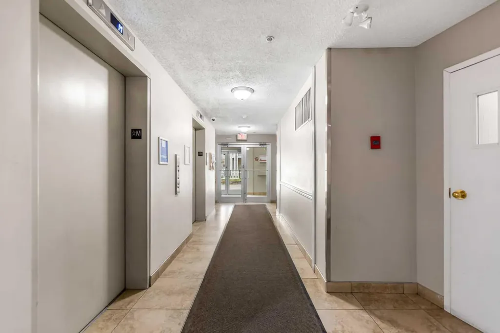290 Shawville Way SE Calgary AB T2Y 3Z9