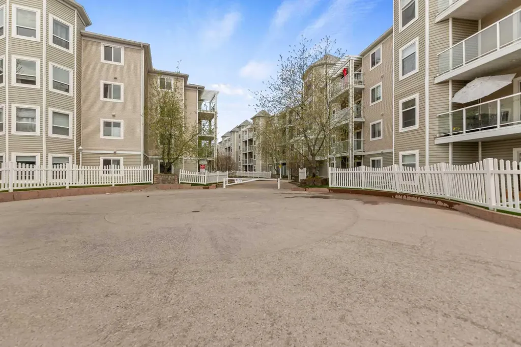 290 Shawville Way SE Calgary AB T2Y 3Z9
