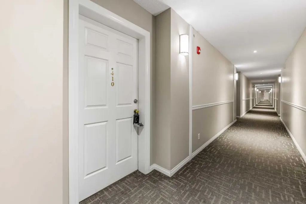 290 Shawville Way SE Calgary AB T2Y 3Z9