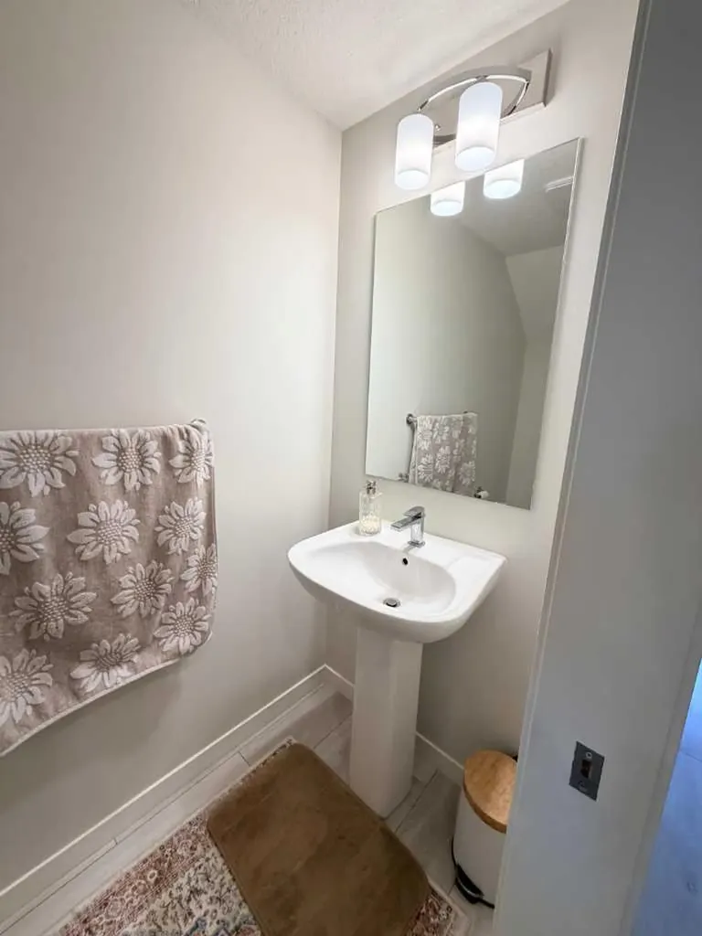 450 Seton Circle SE Calgary AB T3M 3H1