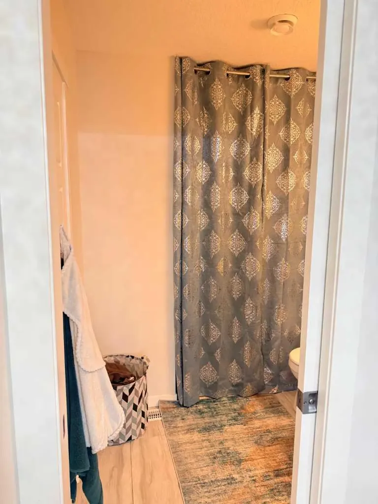 450 Seton Circle SE Calgary AB T3M 3H1
