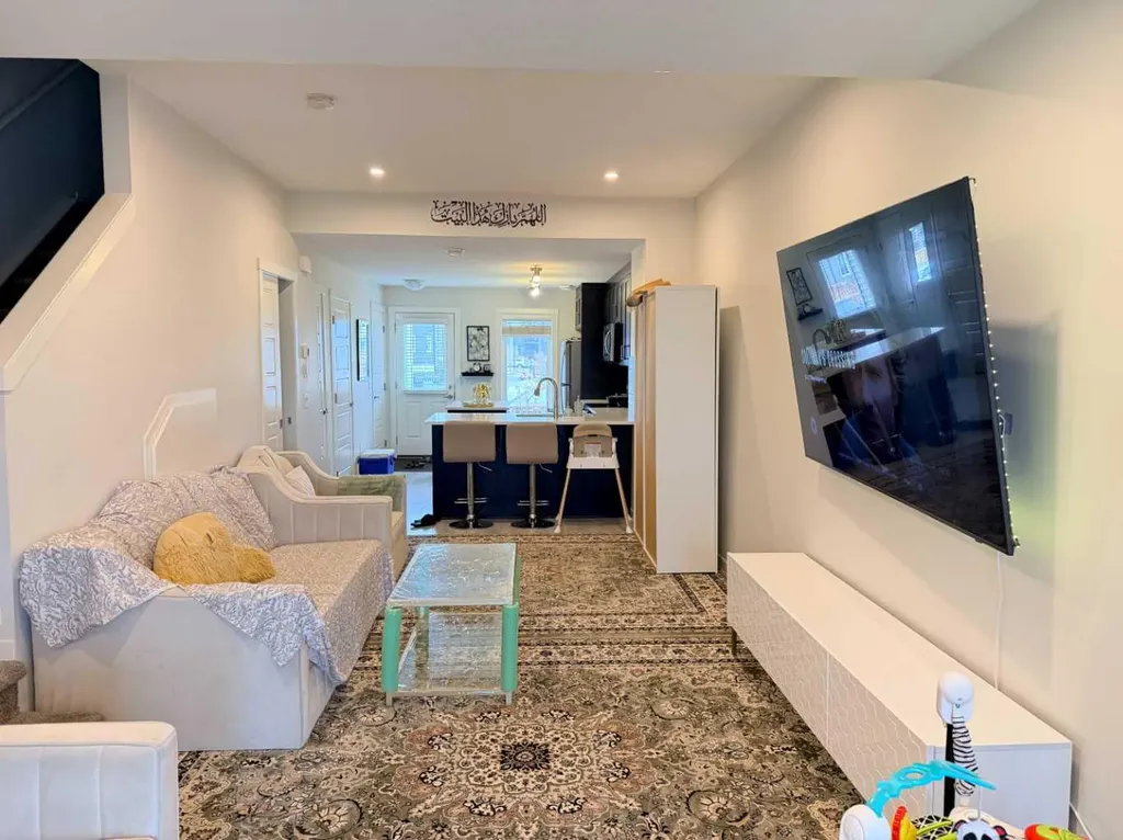 450 Seton Circle SE Calgary AB T3M 3H1