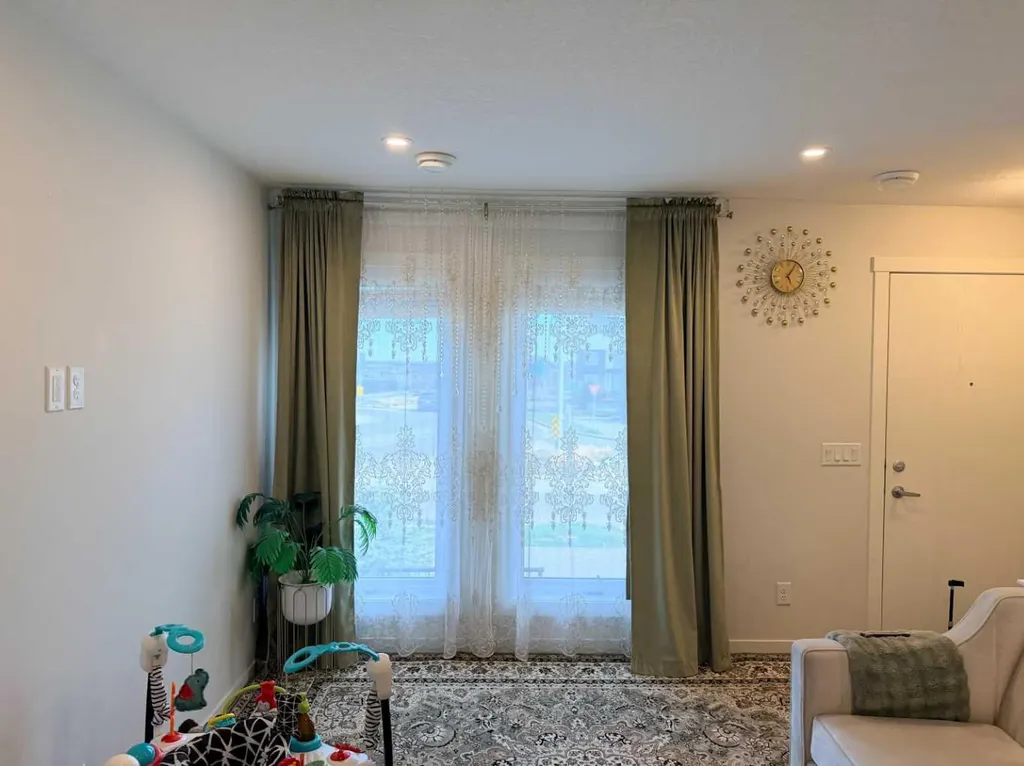 450 Seton Circle SE Calgary AB T3M 3H1