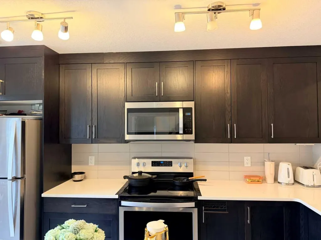 450 Seton Circle SE Calgary AB T3M 3H1