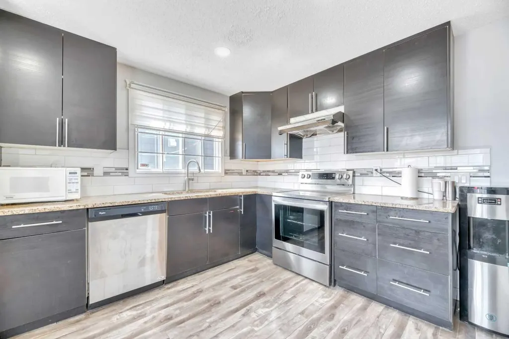 6408 54 Street NE Calgary AB T3J1Z5