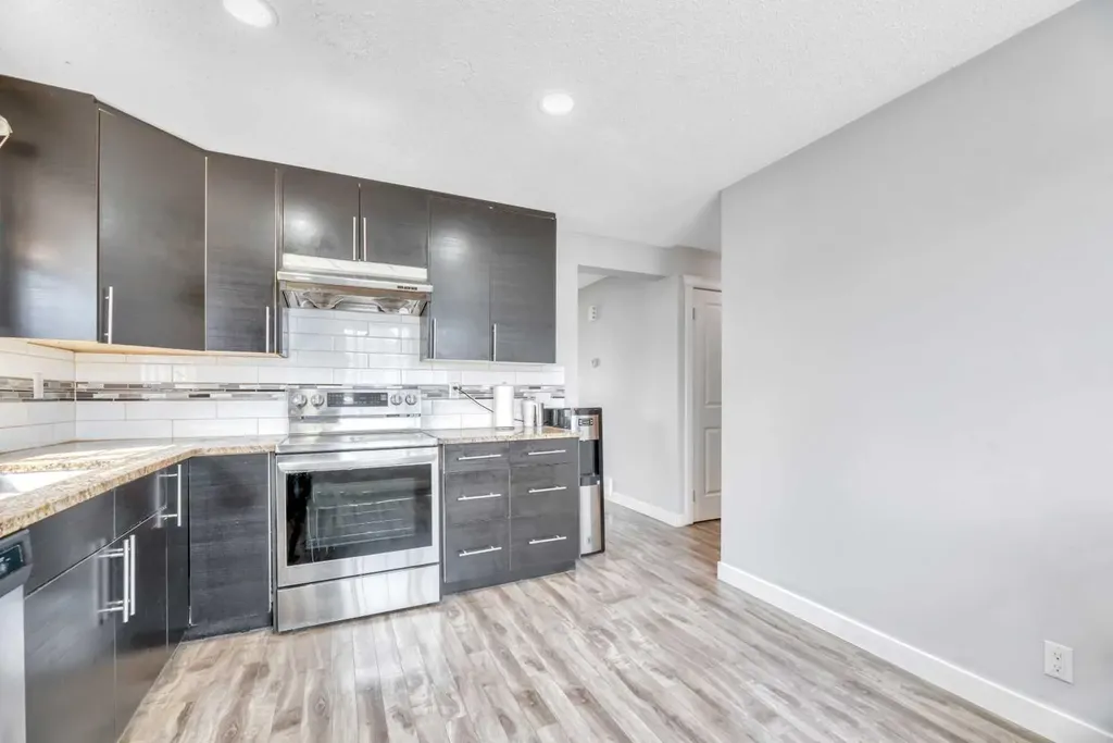 6408 54 Street NE Calgary AB T3J1Z5