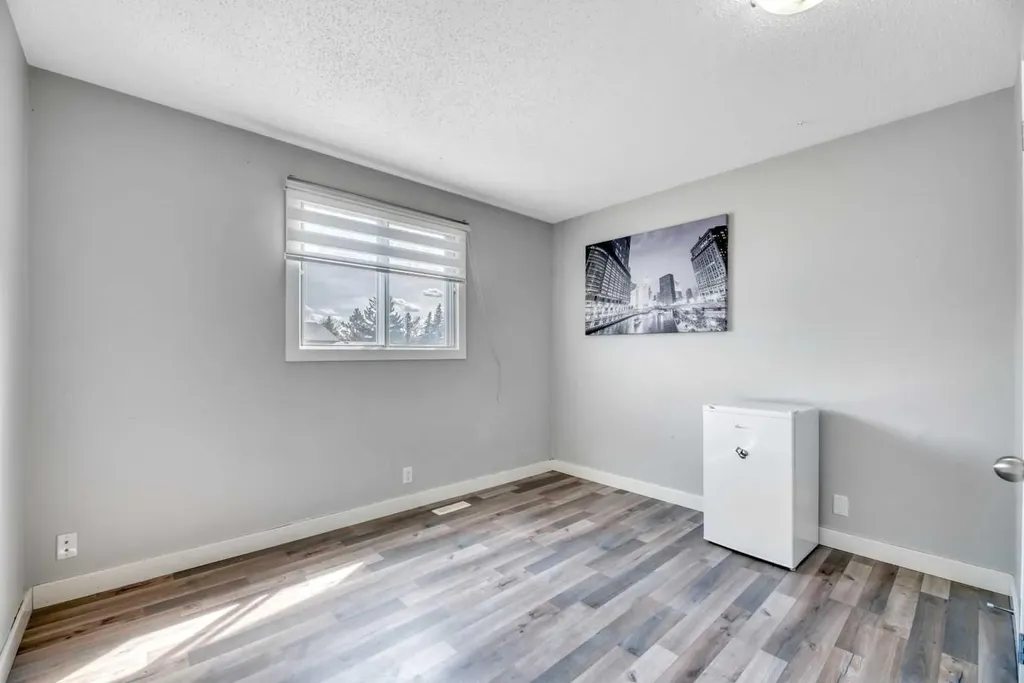 6408 54 Street NE Calgary AB T3J1Z5