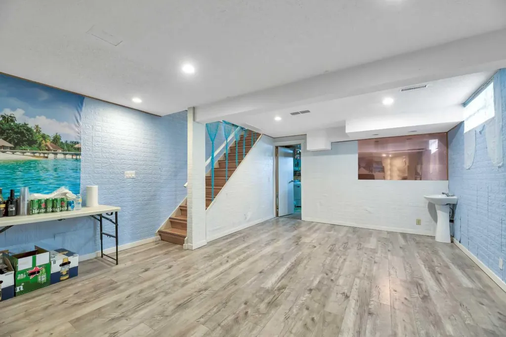 6408 54 Street NE Calgary AB T3J1Z5