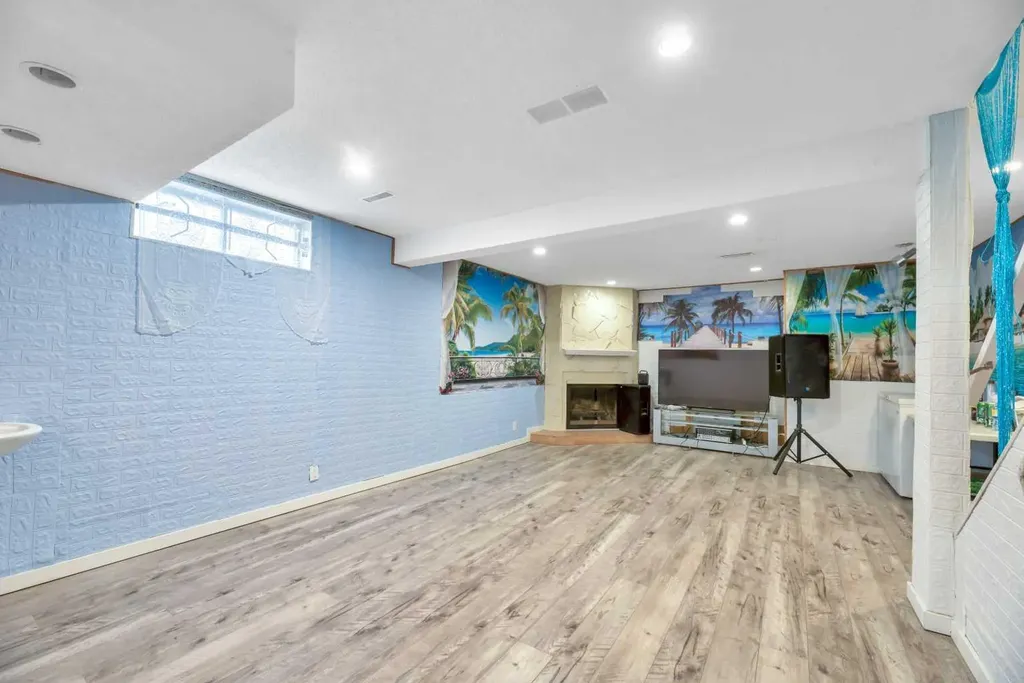 6408 54 Street NE Calgary AB T3J1Z5