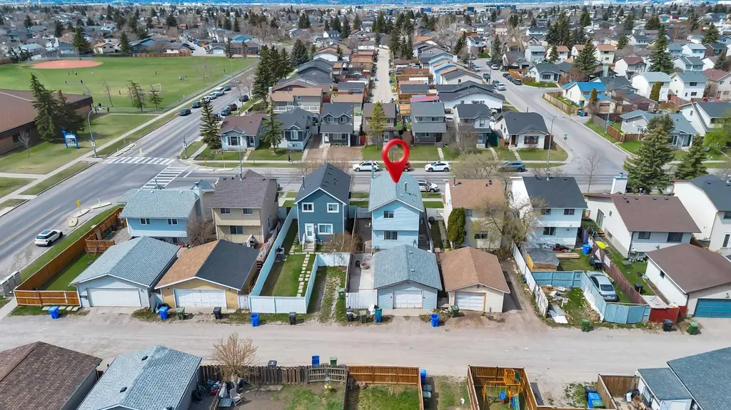 6408 54 Street NE Calgary AB T3J1Z5