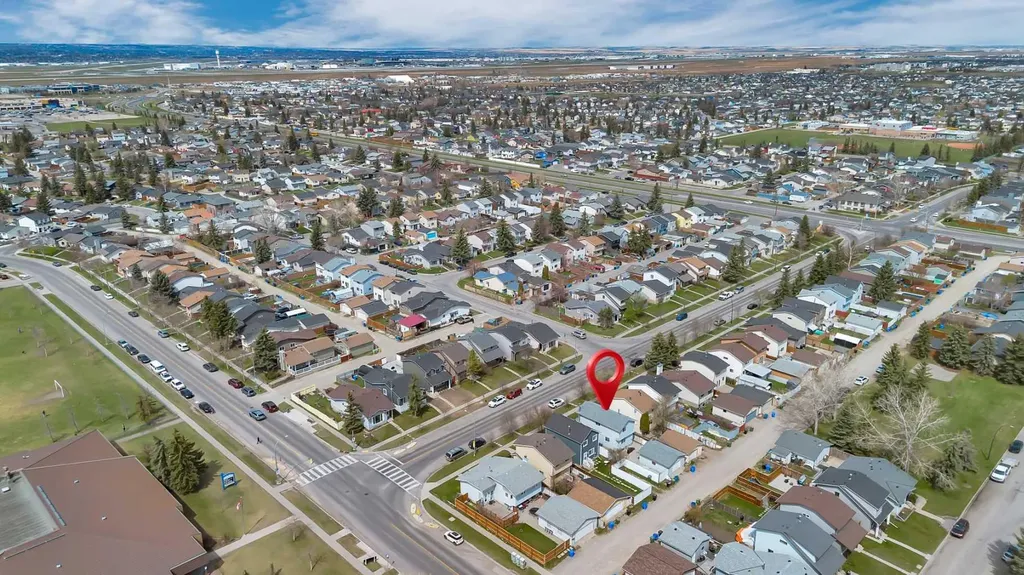 6408 54 Street NE Calgary AB T3J1Z5