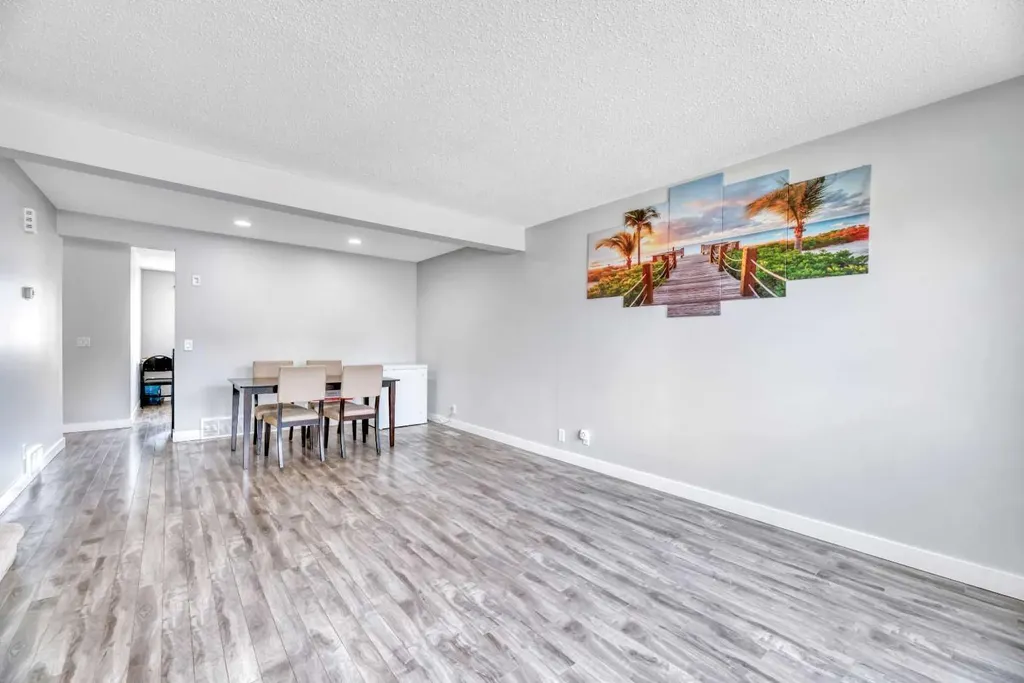 6408 54 Street NE Calgary AB T3J1Z5