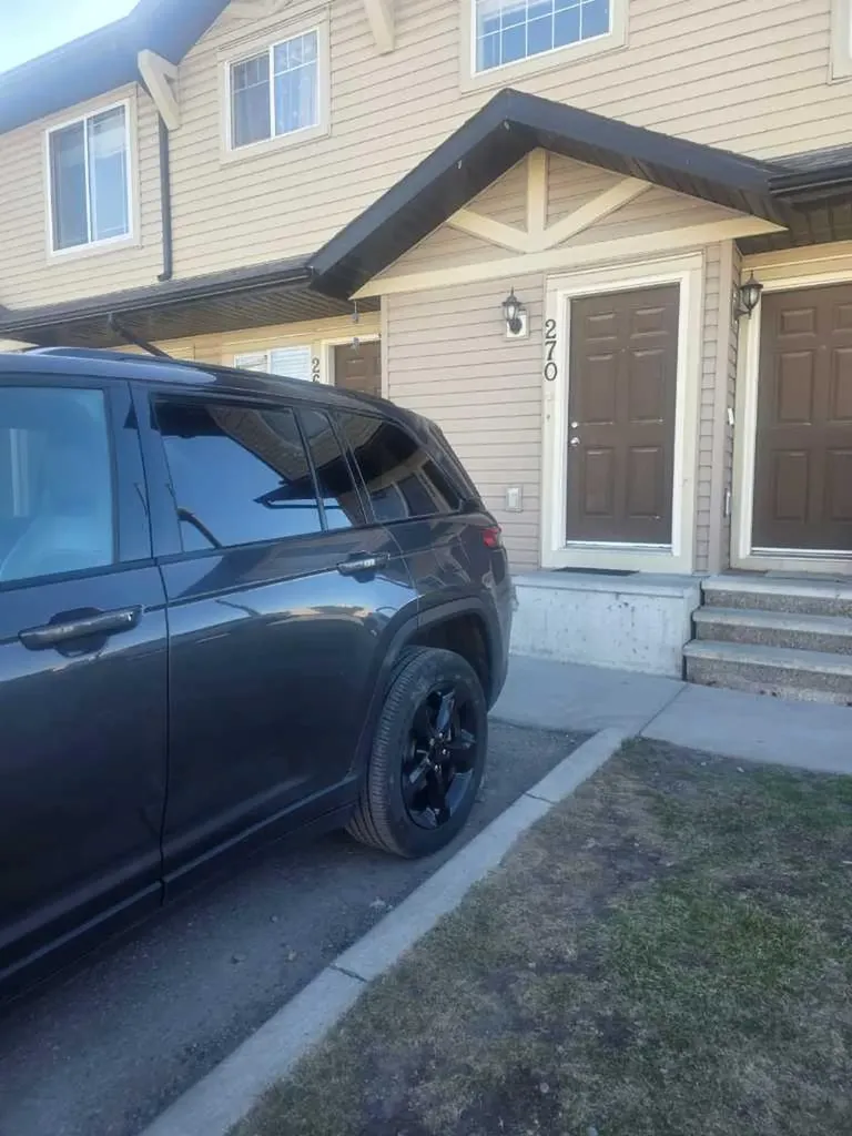 270 Saddlebrook Point NE Calgary AB T3J 0G5