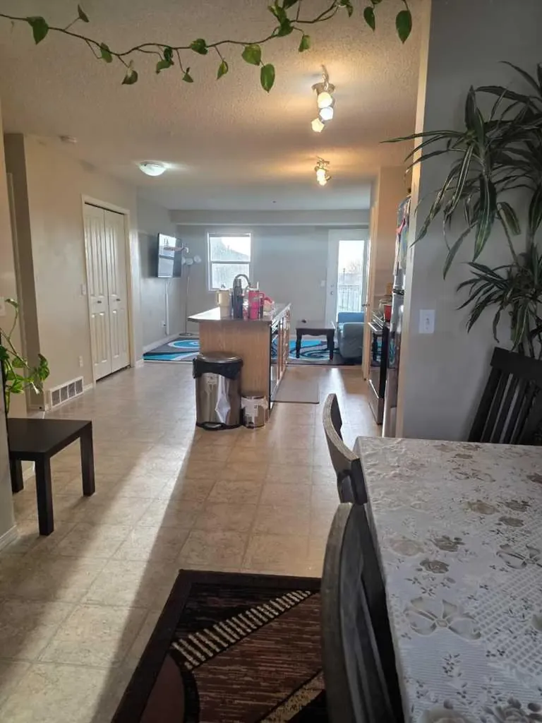 270 Saddlebrook Point NE Calgary AB T3J 0G5