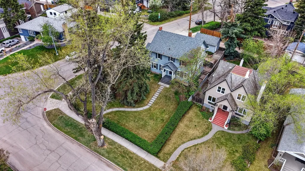 1439 Shelbourne Street SW Calgary AB T3C 2L1