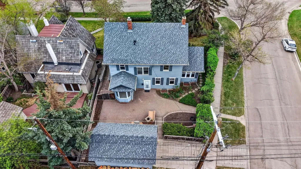 1439 Shelbourne Street SW Calgary AB T3C 2L1