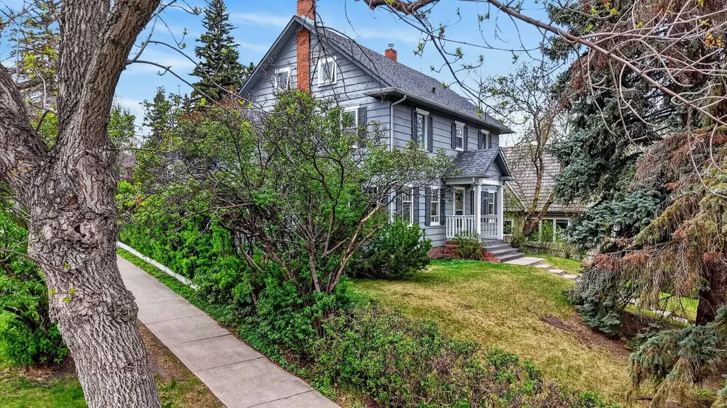1439 Shelbourne Street SW Calgary AB T3C 2L1