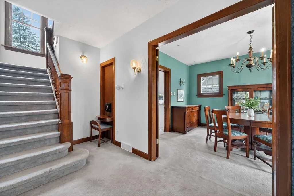 1439 Shelbourne Street SW Calgary AB T3C 2L1