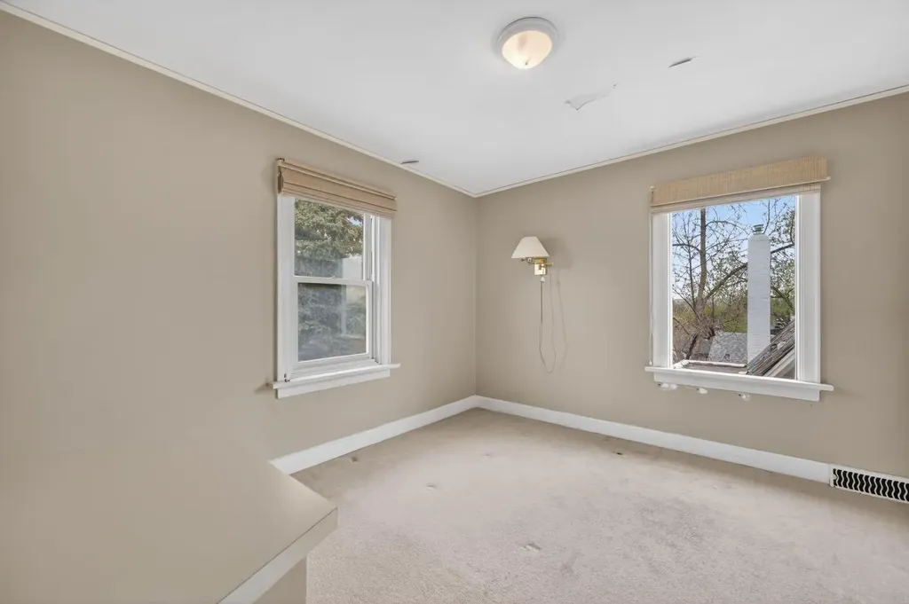 1439 Shelbourne Street SW Calgary AB T3C 2L1