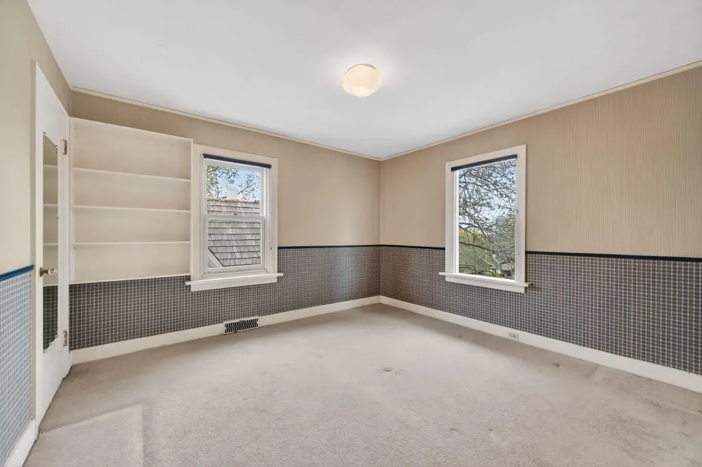 1439 Shelbourne Street SW Calgary AB T3C 2L1