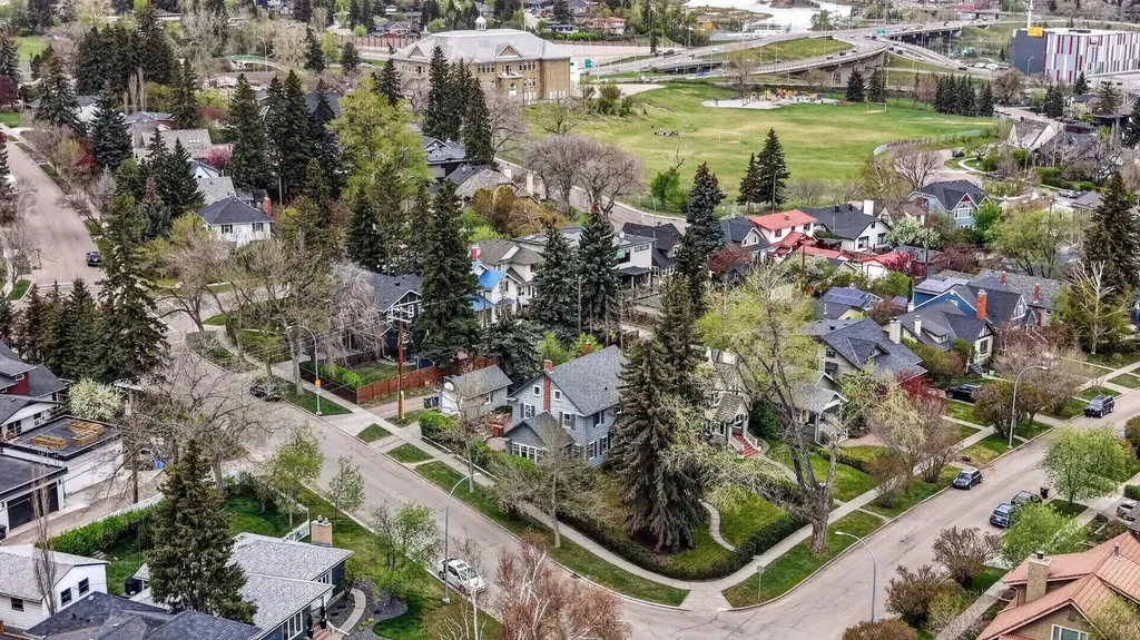 1439 Shelbourne Street SW Calgary AB T3C 2L1