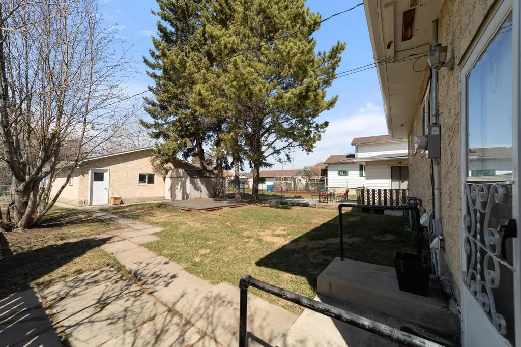 5228 47 Street Camrose AB T4V 1K4