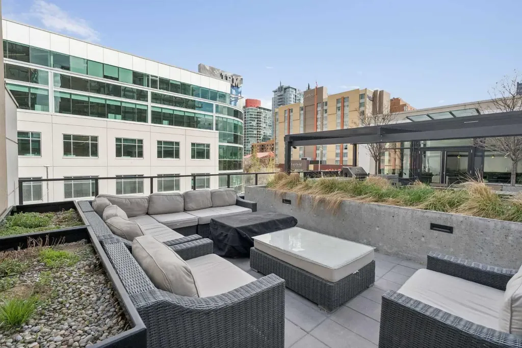 310 12 Avenue SW Calgary AB T2R 1B5