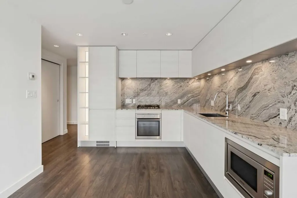 310 12 Avenue SW Calgary AB T2R 1B5