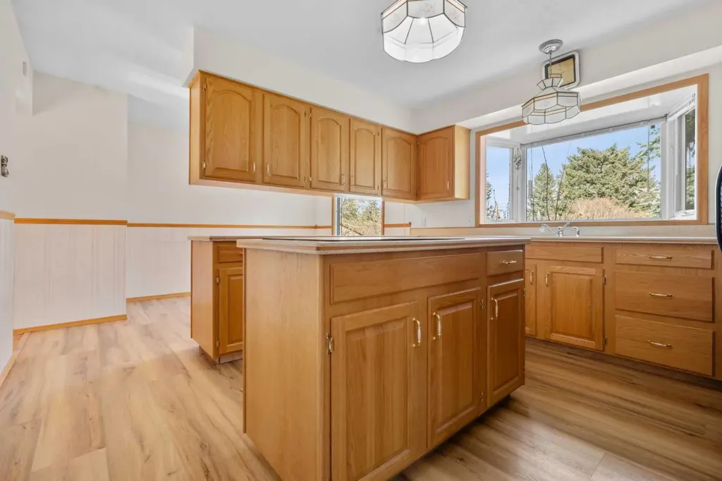 444 Woodland Crescent SE Calgary AB T2J 1J9