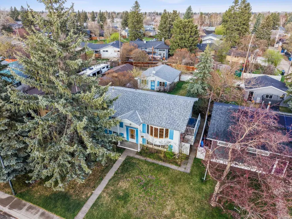 444 Woodland Crescent SE Calgary AB T2J 1J9