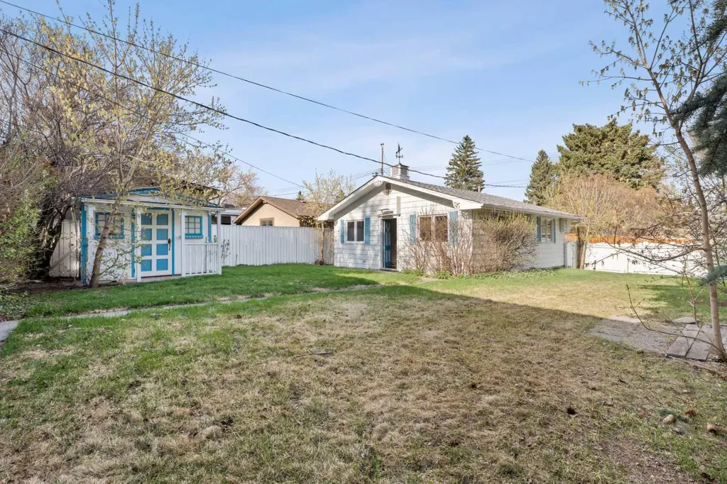 444 Woodland Crescent SE Calgary AB T2J 1J9