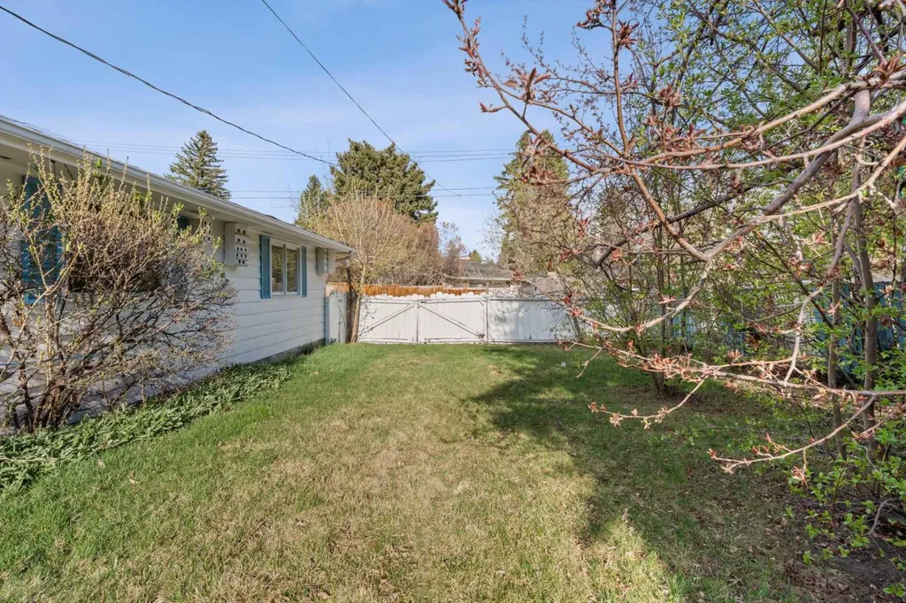 444 Woodland Crescent SE Calgary AB T2J 1J9