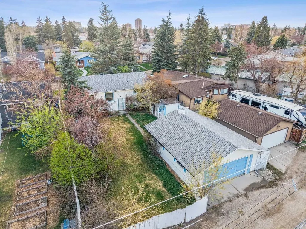 444 Woodland Crescent SE Calgary AB T2J 1J9