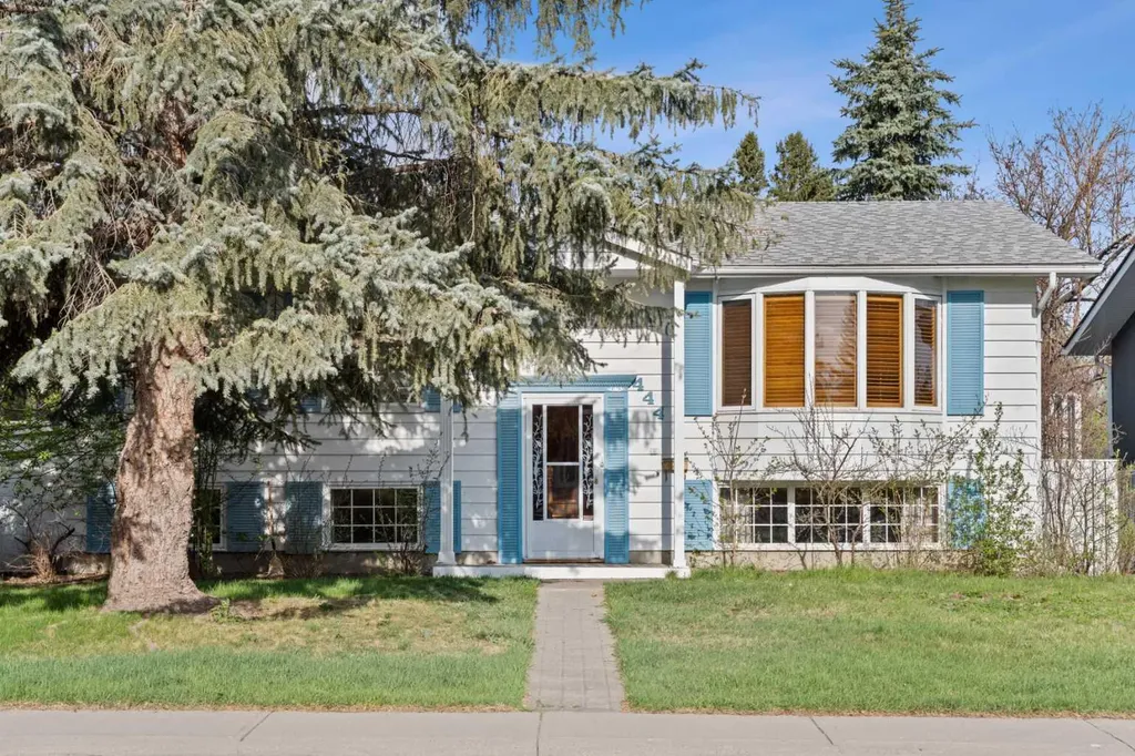 444 Woodland Crescent SE Calgary AB T2J 1J9