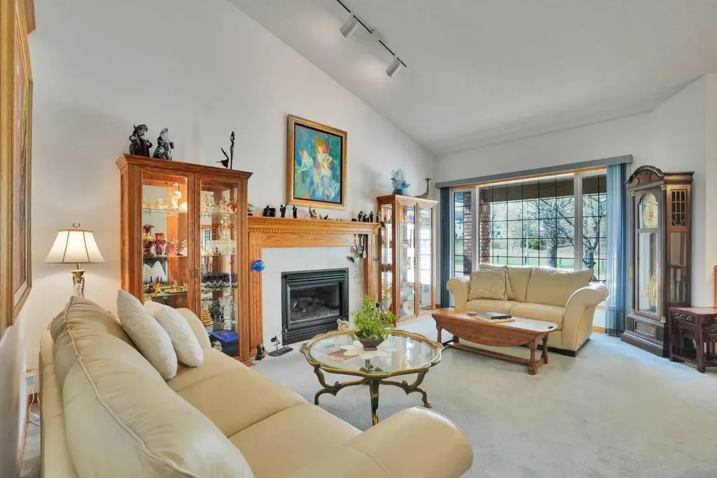 82 Valley Ridge Point NW Calgary AB T3B 5A7