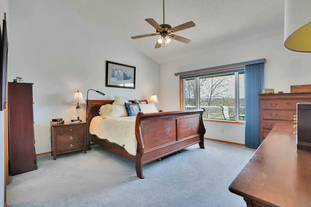 82 Valley Ridge Point NW Calgary AB T3B 5A7