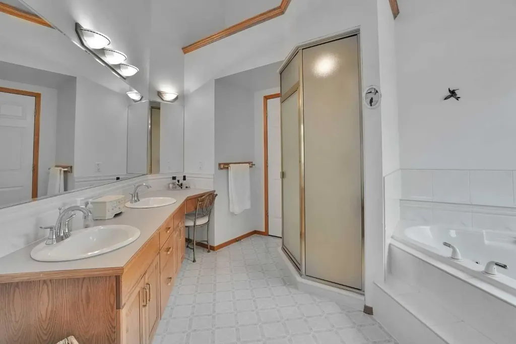 82 Valley Ridge Point NW Calgary AB T3B 5A7