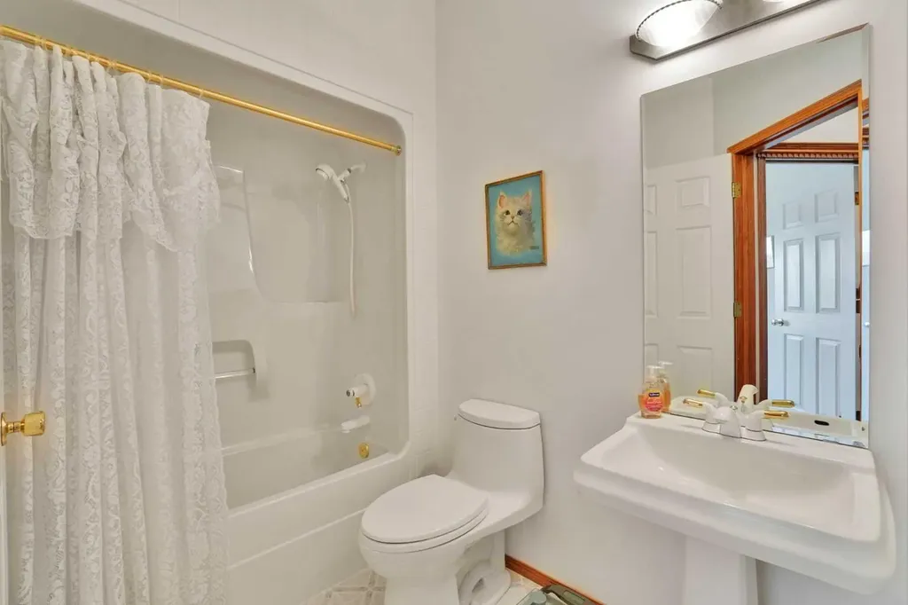 82 Valley Ridge Point NW Calgary AB T3B 5A7