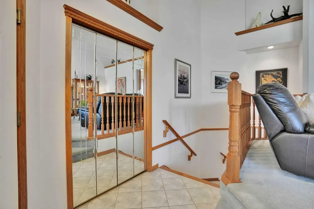 82 Valley Ridge Point NW Calgary AB T3B 5A7