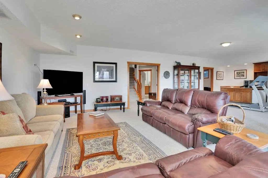 82 Valley Ridge Point NW Calgary AB T3B 5A7