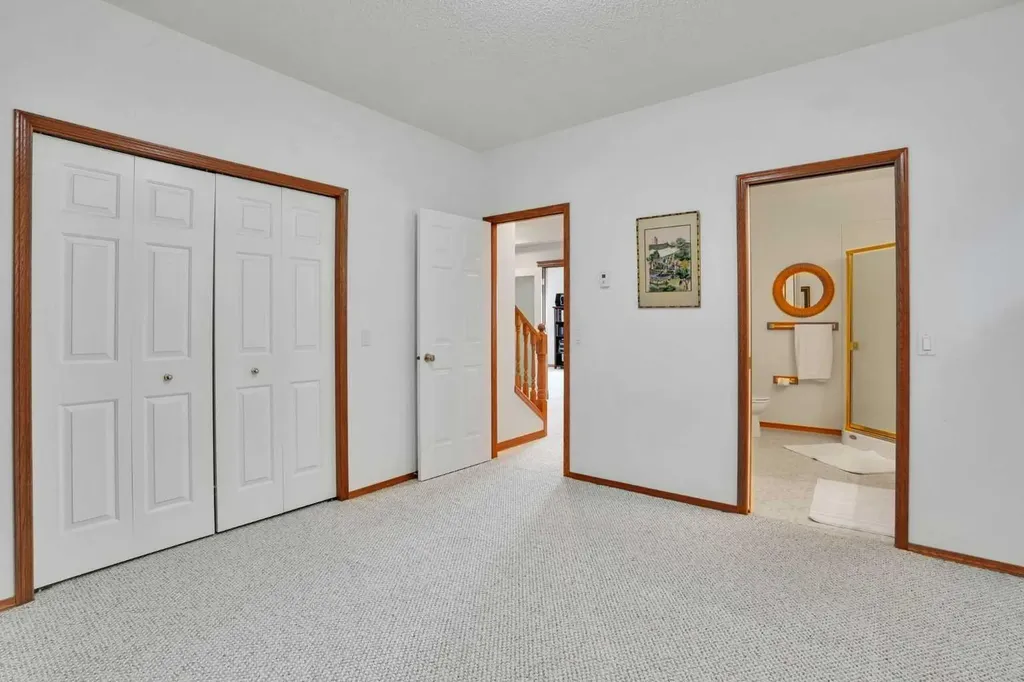 82 Valley Ridge Point NW Calgary AB T3B 5A7