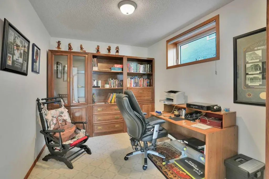 82 Valley Ridge Point NW Calgary AB T3B 5A7