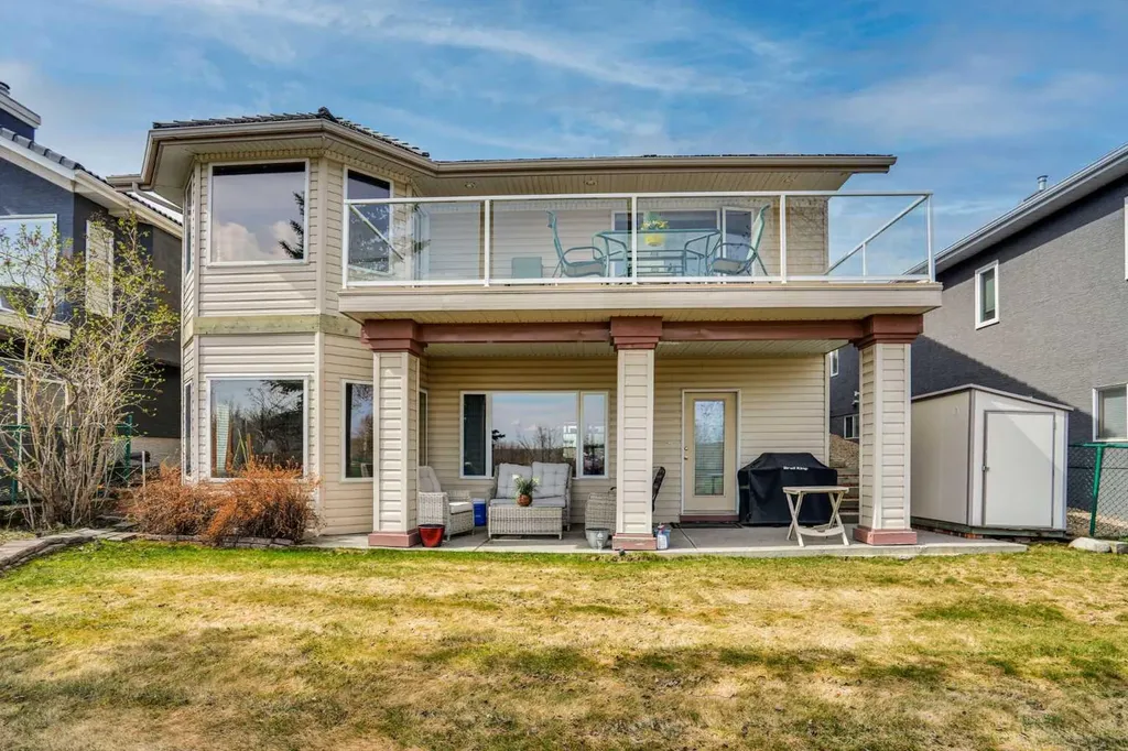 82 Valley Ridge Point NW Calgary AB T3B 5A7