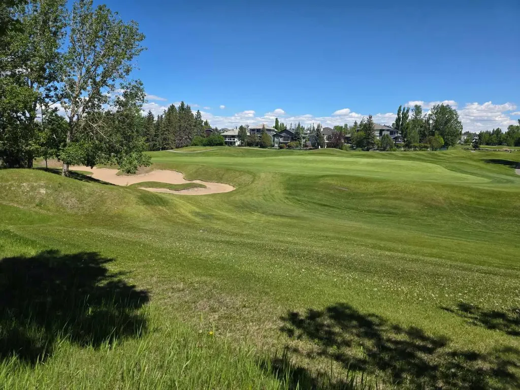 82 Valley Ridge Point NW Calgary AB T3B 5A7