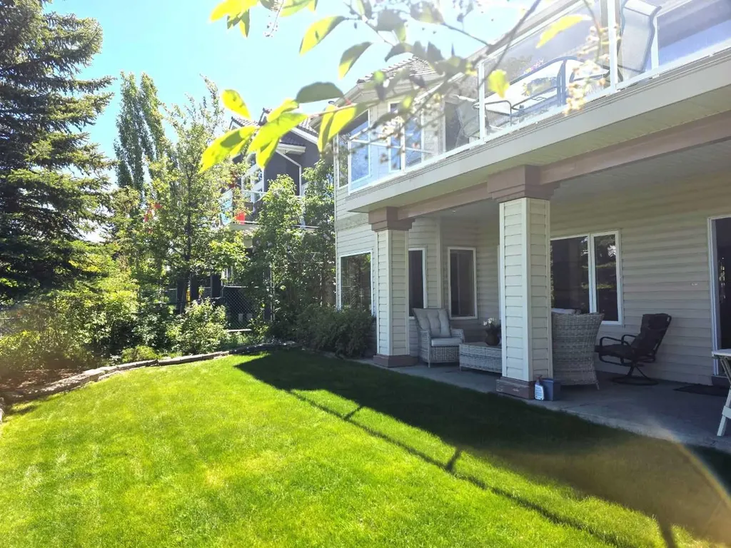 82 Valley Ridge Point NW Calgary AB T3B 5A7