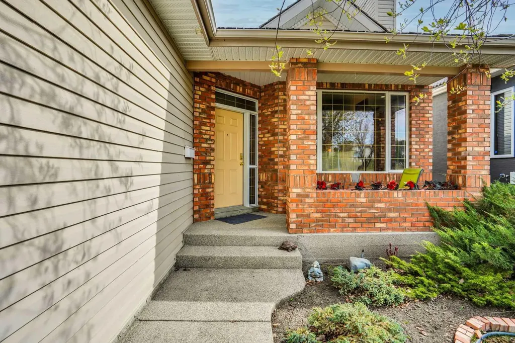 82 Valley Ridge Point NW Calgary AB T3B 5A7